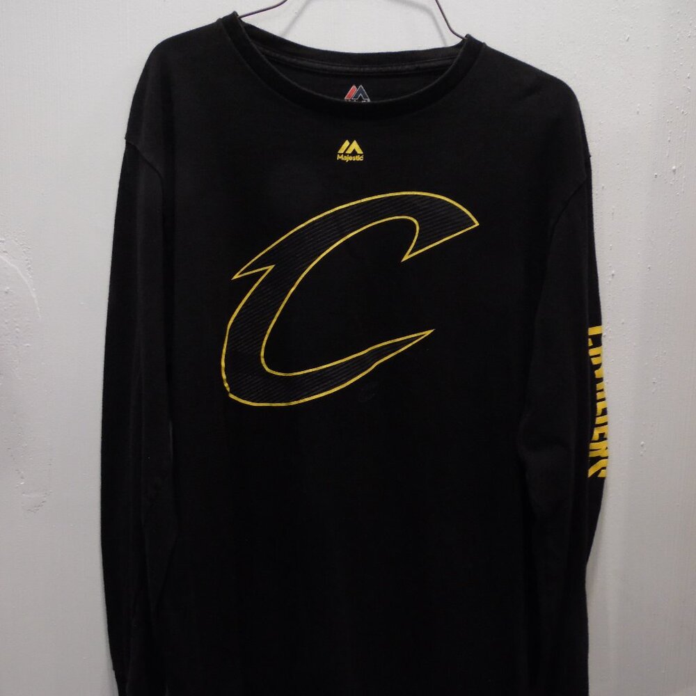 Majestic Cleveland Cavaliers Long Sleeve T-Shirt Men's Size L  Great Condition